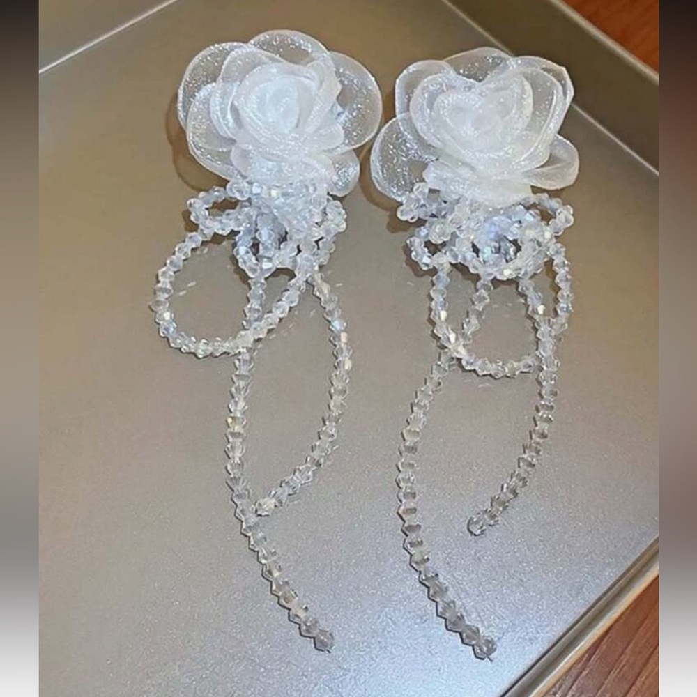 White Floral Organza Beaded Drop Earrings NEW 🏷️